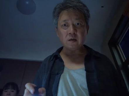 潘粤明带王鹤棣,《白夜追凶》后,终于等到悬疑硬货《黑夜告白》 悬疑大剧《黑夜告白》,18 楼消失案全程高能,片头全是魔鬼细节。楼层暗藏伏笔、人物人格分裂猜想,案件层层嵌套,每个人都藏着秘密,潘粤明稳得住,王鹤棣颠覆形象。开局封神,就怕烂尾!#影娱热点团 #抖音精选 #黑夜告白 #王鹤棣 #潘粤明