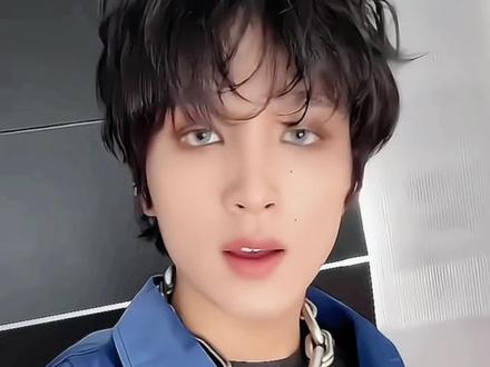 李东赫的组成是
冷脸 下三白 和小痣。
#李楷灿 #李东赫
