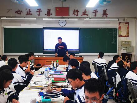 周深有没有“刻骨铭心”的爱情?《怜悯》给你答案~~~ #周深 #音乐
#歌曲 #好听 #爱情