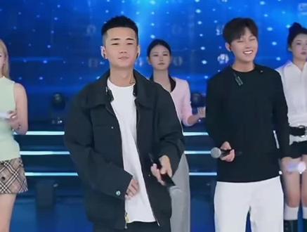 @刘叉叉 @倩 雯· #被伤过的心还可以爱谁#刘叉叉#叉家直播回放