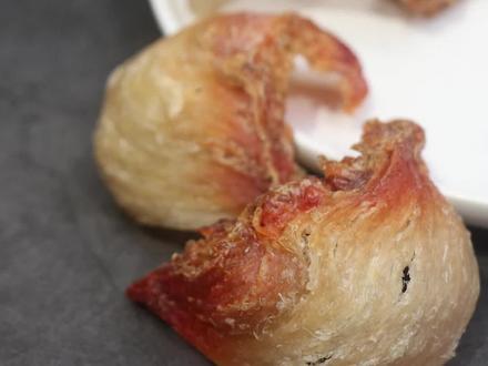 什么是血燕,血燕是燕子吐的血做的吗?看完涨姿势了 #血燕 #燕窝 @抖音小助手