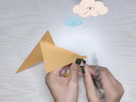 抖音学了个奇怪的东西,还挺好玩#鸭嘴口罩折纸教程 @DOU+小助手