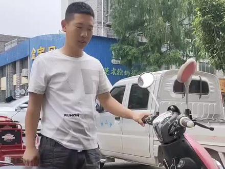 车子钥匙打开没有任何反应的时候记得打开坐垫找到这个总电源开关!一个小技巧!让你无需求人#雅迪电动车 #黄山区太平 #每天一个用车知识