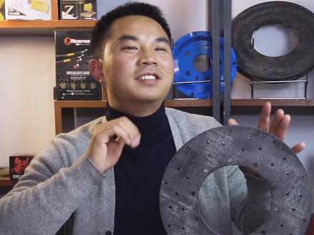 地表醉猛F1卡钳,用的哪个品牌,几活塞,多大盘?看完又可以增加刹车知识了#刹车 #卡钳 #布雷博 #bbs #f1 #周冠宇