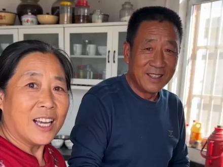 大家好,我哪的是初康泰骨舒宝。网上就有一定要认准旗舰店,不要弄错