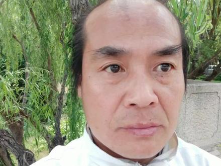 研制能杀死藤壶的药物,能帮助鲸鱼杀死它身上的藤壶。