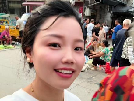 逛螺山菜市场#我的农村生活 #莲蓬