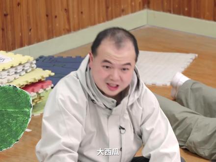 大!大西瓜!神笔四维画了一个大!西!瓜! #影视飓风 #Tim #神笔马良 #李四维 #随时随地标记一下