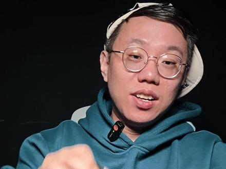 开箱!《生化危机9安魂曲》PS5光盘! 一款真正支持PS5Pro专属PSSR的游戏。
光追模式:4K 稳定 60 帧。
120Hz 模式:关光追可跑 4K 100–120 帧。
#生化危机9 #生化危机 #PS5 #主机游戏 #游戏流量风向标