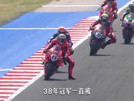 张雪机车逆袭的背后!从赛车手到创业者,产品、公司如何获得成功? #张雪机车 #摩托赛 #摩托车 #张雪