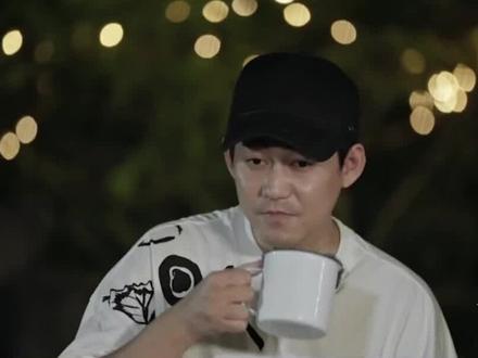 #想唱就唱的夏天#苏醒游戏垫底变苏老板苏总在深山小院又又又又解锁了新的身份,这次可是深山小院的苏老板呢。有这样的朋友也太幸福了吧~