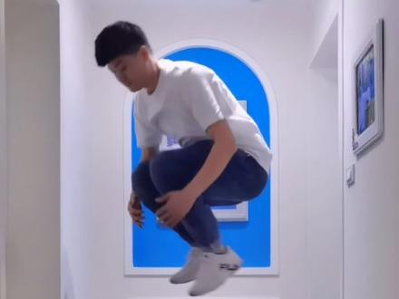 教你跳入黑洞,遁地术!黑洞素材在结尾#剪映vlog日常 #教程 #特效 @DOU+小助手