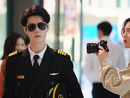 赌气闪婚豪门大佬,被他宠成心尖糖! #心有暖阳向云霄 #先婚后爱 #宠妻狂魔 #热门短剧推荐