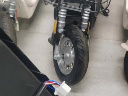 雅迪电动车G26二代的远光灯搞定 电动自行车没有远光,没有超车灯,这就感觉有点儿离谱了。不过车辆已经预留了接口,只要自己稍微操作一下就可以搞定,今天一个视频给大家说清楚#电动车系统升级 #电动车 #雅迪g26远光 #雅迪电动车