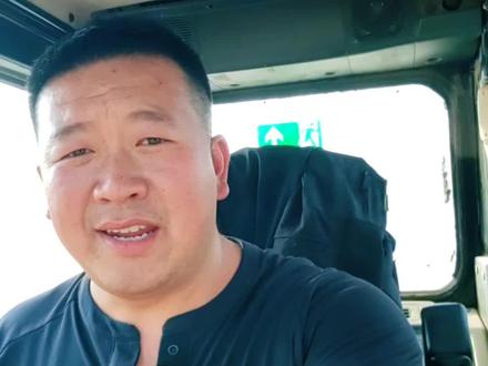 两分50秒 375装后八轮的这个时间在实际工况中应该是相差不大的#挖掘机 #三一挖掘机 #工地 #工地实拍视频