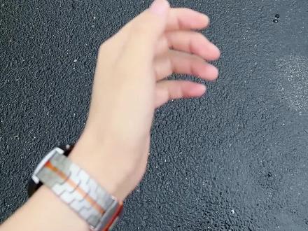 华为手表换上钢铁侠钛金属表带,钛间橙的点缀,出街回头率飙升#华为表带 #华为watch表带 #华为手表表带