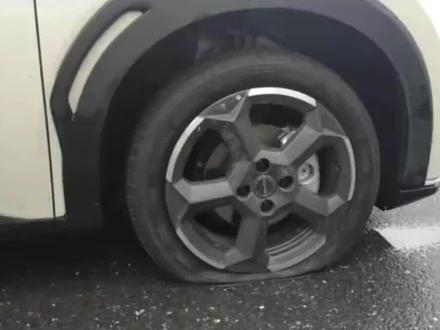 近日,网友吐槽比亚迪海鸥原厂轮胎频繁爆胎,真的是轮胎越小越容易爆胎吗?#抖音汽车人共创计划#抖音汽车好物推荐官 #比亚迪 #支持国产 #抖音汽车新知计划