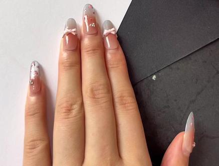 端午节快要到了,快来一起画可爱的小粽子吧!端午节创意画,简单易学。
#儿童创意画 #马克笔 #学会快去试试吧🔥 #端午节 #简笔画