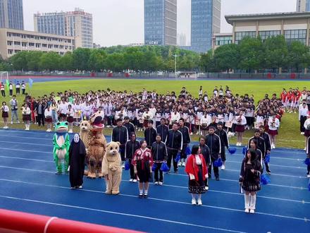 起猛了,恐龙娃仔无脸男跳宅舞#运动会开幕式 #运动会 #运动会开幕式舞蹈