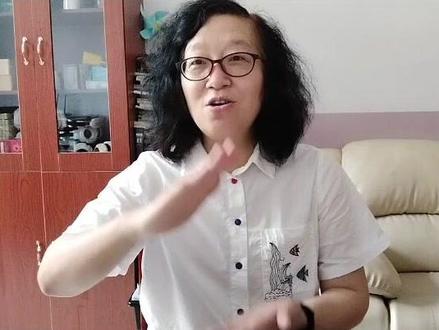 手语推广:放心,复习,发(发行),放(放弃,舍弃),方便(简单,便捷,便利,单纯),已学习230个。句子:妈妈您放心。我会好好复习。别放弃,你是最棒的!