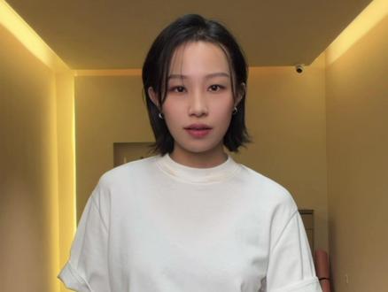 大家给我这一套打几分豆包给我搭配的穿搭
#穿搭穿搭 #室内 #豆包 #豆包ai #女生帅起来