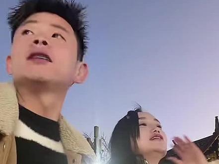 #热门 土豆害怕过年看到大舅哥特别高,身高有压力,哈哈!和朵朵一起记得对方喜欢的颜色和爱吃的美食。新婚快乐!甜蜜生活!@土豆进村 @土豆走中国 @土豆进村(小号) @土豆进村(生活号) #云南