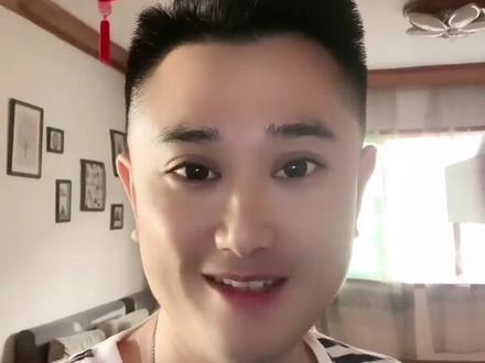 众所周知一打指十二个,是一种12个单位的计量标准,即十二进制。#大叔年纪鲜肉脸 #一定要看到最后 #搞笑 #内容太过真实