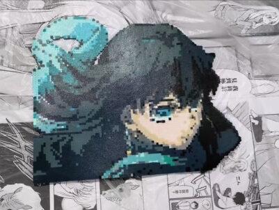 【时透无一郎 × 拼豆】用四块板,拼出霞柱的呼吸!
一整面墙那么大的拼豆你敢挑战吗?
今天这位《鬼灭之刃》的霞柱粉丝,
带着对时透无一郎的爱,
用四块拼豆板完成了这幅震撼作品。
🔥 关键一步:熨烫教程 🔥
· 均匀加热,让每颗豆子紧密融合
· 控制力道,保留清晰轮廓与色彩
· 耐心冷却,成就光滑平整的成品
当最后一缕蒸汽散去,
霞之呼吸仿佛在豆粒间流转——
那个手持日轮刀的淡泊少年,
就在这片晶莹中苏醒。
「天赋是才能的体现,而努力是才能本身。」
正如无一郎的成长,
每一颗豆子的拼接,
都是耐心与热爱的修行。
✨ 完整熨烫过程已在视频中呈现
👉点击见证「霞柱」从碎片到完整的神奇时刻
#鬼灭之刃 #时透无一郎 #拼豆手工 #手工教程 #动漫周边