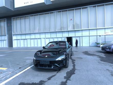 一镜到底|小米新一代SU7试驾车已就位
颜值在线,操控上头|欢迎到店体验#小米汽车 #小米su7