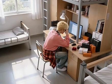 第四集:尤越受不了内心的煎熬,准备向190坦白自己是男生,但是却被室友阻止#漫剧 #双男主