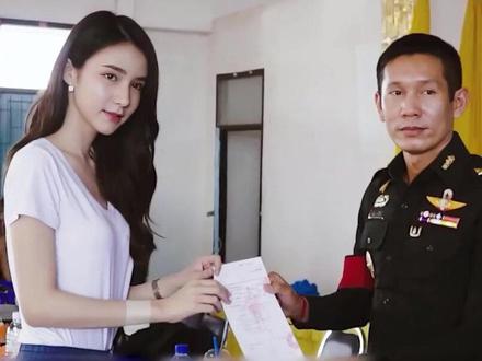 泰国男人为啥怕服兵役? #泰国征兵抽签现场 #泰国风情文化 #离谱操作