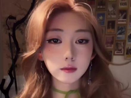 经典“夜上海”造型
#开心元元 #直播录屏分享 #随拍 #经典 #妆造