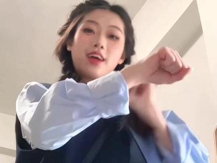 今日穿搭:泰兰德女孩
#nonsense #手势舞 #学院风 #开春搭配 #03