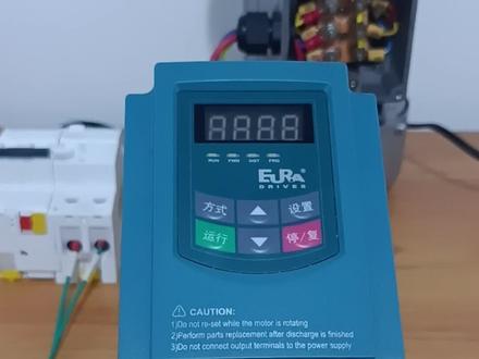 欧瑞变频器直接控制三相电机如何调节参数,调节好参数后为什么还是不能启动。这期视频我来带大家了解一下。#欧瑞 #变频器 #变频器应用 #电工 #电工知识 #专业的事交给专业的人