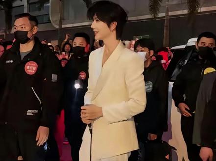 你要喜欢一个本身就很好的人,比如郝熠然。#郝熠然