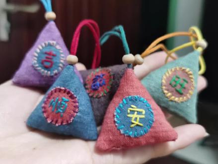 端午贴布绣吉语粽子香囊教程 #布艺粽子教程 #粽子香囊挂件 #粽子香囊教程