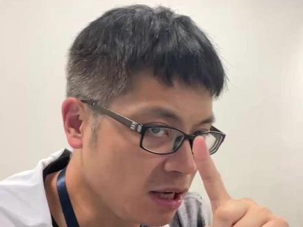 Win转Mac 1分钟就上手 你刚从 Windows 换到 Mac,结果整台电脑好像换了灵魂?
其实 Mac 并不难,只是位置、名称不一样而已。
🧠 本集快速帮你搞懂以下几件事:
✅ 工具列、Dock 是怎麽对应的?
✅ 输入法切换
✅ 视窗如何对应?
✅ 状态列对应位置
✅ 操作逻辑转换
—你不是不会用,是没人陪你看懂。
如果你也刚转系统,希望几个重点让你可以转换有方向!
👉 喜欢这类实用教学,记得收藏起来多练习!有问题也欢迎留言唷!
#Mac新手教学 #Windows转Mac #Mac快速上手 #MacBook教学 #Mac小技巧
#Dock #Mac
#数位生活 #工作效率 #系统差异 #工具教学 #转系统心得