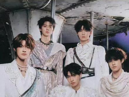 TOP登陆少年新专3分钟破5000万#top登陆少年 #登陆少年 #top #tf家族 #时代峰峻