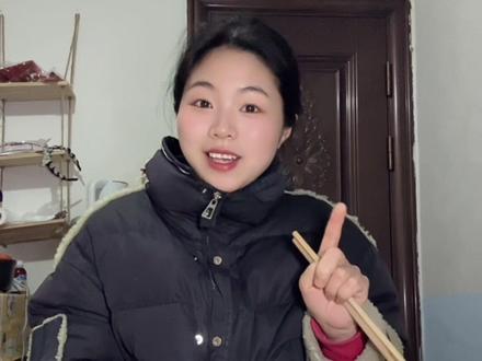 如何将自己喜欢的音乐设置成微信的来电铃声呢,大家的微信来电铃声是不是已经听腻了?今天我就来手把手教大家将自己的微信来电铃声设置成自己喜欢的音乐,那么大家记得点赞收藏哦#微信来电铃声设置 #微信小技巧 #手机实用小技巧 #自定义来电铃声