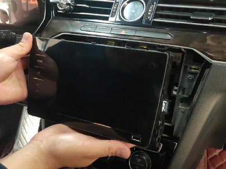 迈腾B8无线充电安装流程,你看会了吗?