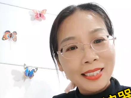 #手机使用技巧 有姐妹跟我说,自拍杆都用坏了,还不会使用蓝牙遥控器拍摄的,今天把使用教程分享给大家,有的快使用起来吧##手机支架自拍杆拍摄 #新手拍摄视频教程 #蓝牙遥控器