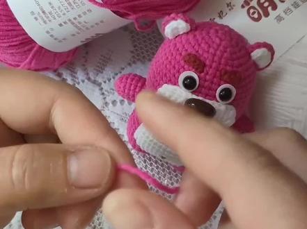 图解翻zhu页,材料包翻chu窗#爱生活爱编织 #钩织毛线玩偶 #草莓熊