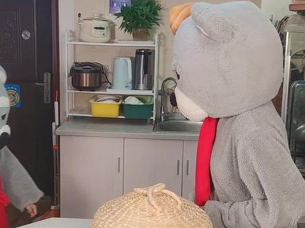 玩具小视频大全儿童玩具 c55c1e08d373f971962718448ea4475d~tplv-dy-resize-origshort-autoq-75:330.jpeg?x-expires=1982768400&x-signature=a%2F3cYDvFZHZQG4dpyMw78CRdk3E%3D&from=3213915784&s=PackSourceEnum_AWEME_DETAIL&se=false&sc=cover&biz_tag=pcweb_cover&l=021667409779090fdbddc02010801806742112f40000027d49dc6