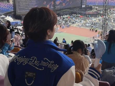 #王俊凯 #qq音乐巅峰之夜
边剪边哭 哭死我了😭😭😭😭😭
能不能重来一次 太不真实了😭😭
怎么这么强的戒断😭😭😭😭😭