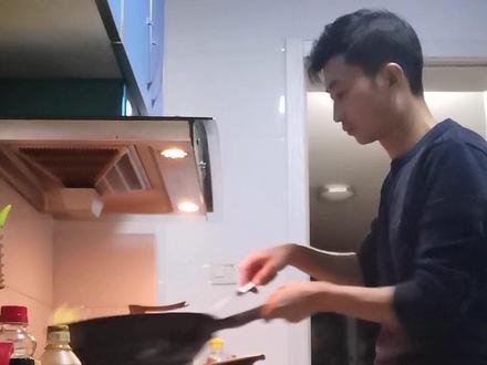 转业安置工作第一周,现在成了真正的上班族,朝九晚五,在地方见到领导不用起立敬礼😁到点下班可以回家了,这一天也很充实,在我们融入社会的同时,适应社会的同时,部队的优良作风@同样会融入社会😎@DOU+小助手