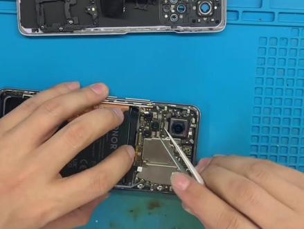 荣耀50花屏,遇冷花屏遇热正常#创作灵感 #手机维修 #专业的事交给专业的人 #手机换屏