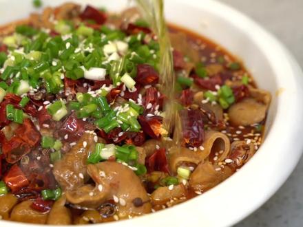 “麻辣肥肠”这样做才叫爽,麻辣鲜香,爽脆入味,做法超简单#美食 #在家做美食