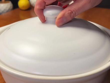 油一般能放多久 c60d1890d298b9138db72f292d594bc4~tplv-dy-resize-origshort-autoq-75:330.jpeg?x-expires=2022037200&x-signature=ArE7i%2F1Hgb%2Fc4Wbb6P%2Ftbw9O%2B0E%3D&from=3213915784&s=PackSourceEnum_AWEME_DETAIL&se=false&sc=cover&biz_tag=pcweb_cover&l=202401311335360A211C8BDC7F3E0E1312