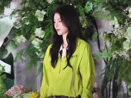 “我们是不是很爱彼此呢”🥺🥺🥺 #鞠婧祎 #苏绿夏 #万花世界 #万花世界开机