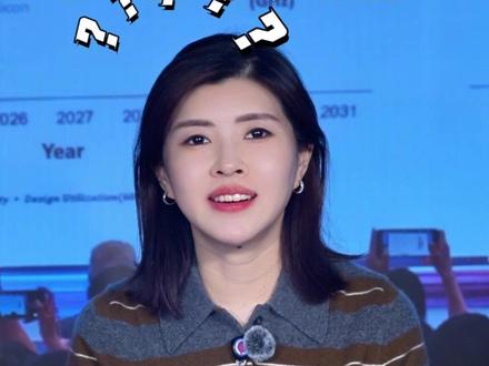 华为今天发布韬(τ)定律,到底是什么意思? 今天,在上海的IEEE国际电路与系统研讨会上,华为公司董事、半导体业务部总裁何庭波演讲时,发表了一条新定律——韬(τ)定律。这几个字一出来很快就刷屏了。
华为的韬(τ)定律,核心是用"时间缩微"替代"几何缩微"。#韬(τ)定律 #华为 #华为发表半导体韬定律 #华为的半导体新定律是什么 #62号AI捕手